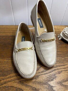 Bally KAUAI Women’s Leather Loafers Beige Italy Size 7M Good Cond